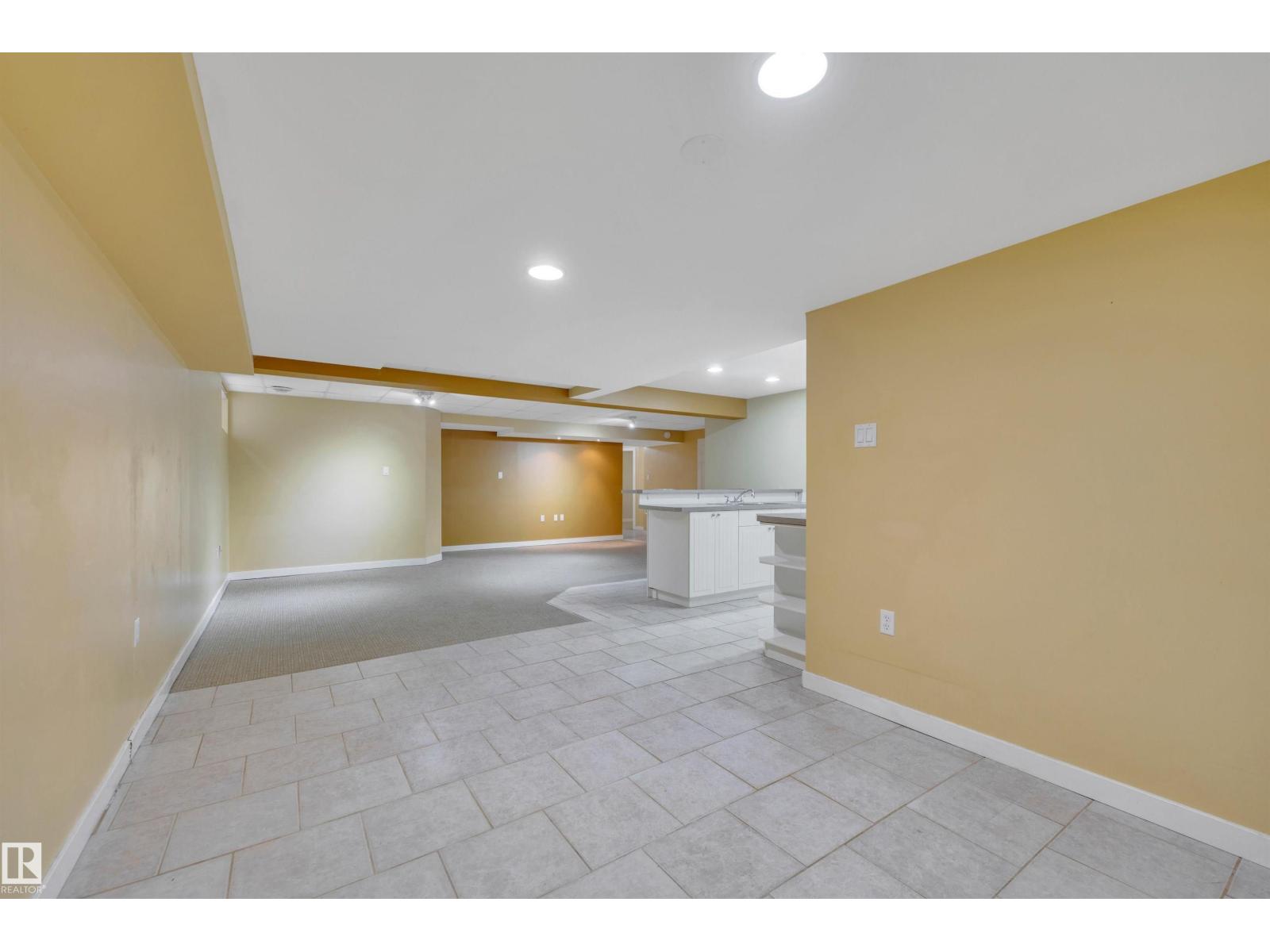 10742 33A AV NW, Edmonton