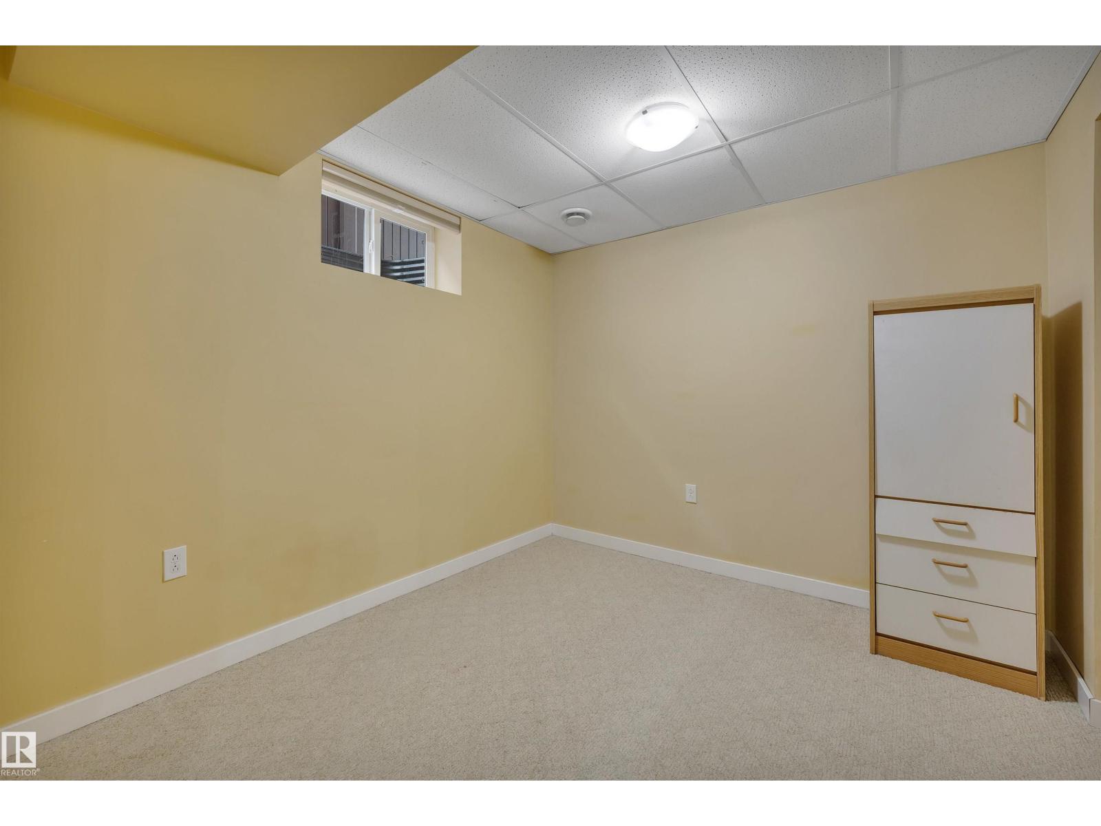 10742 33A AV NW, Edmonton