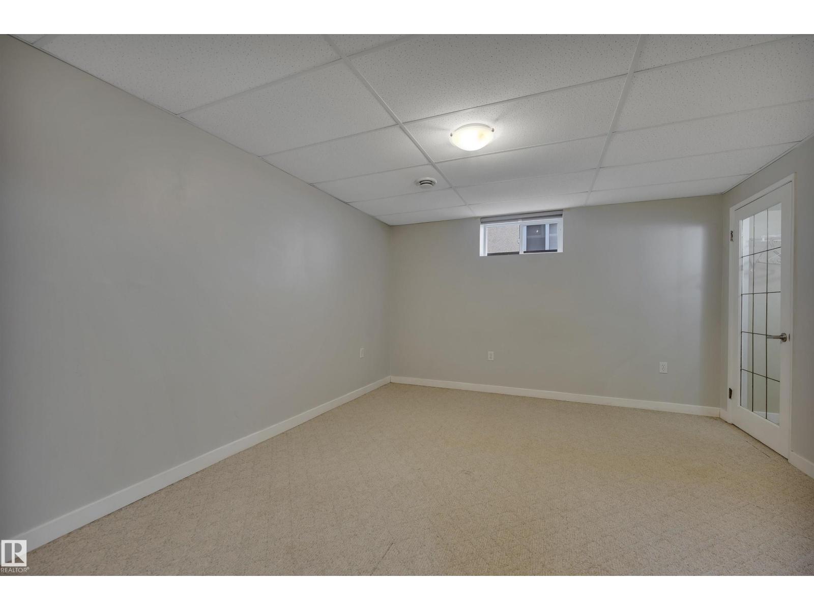 10742 33A AV NW, Edmonton