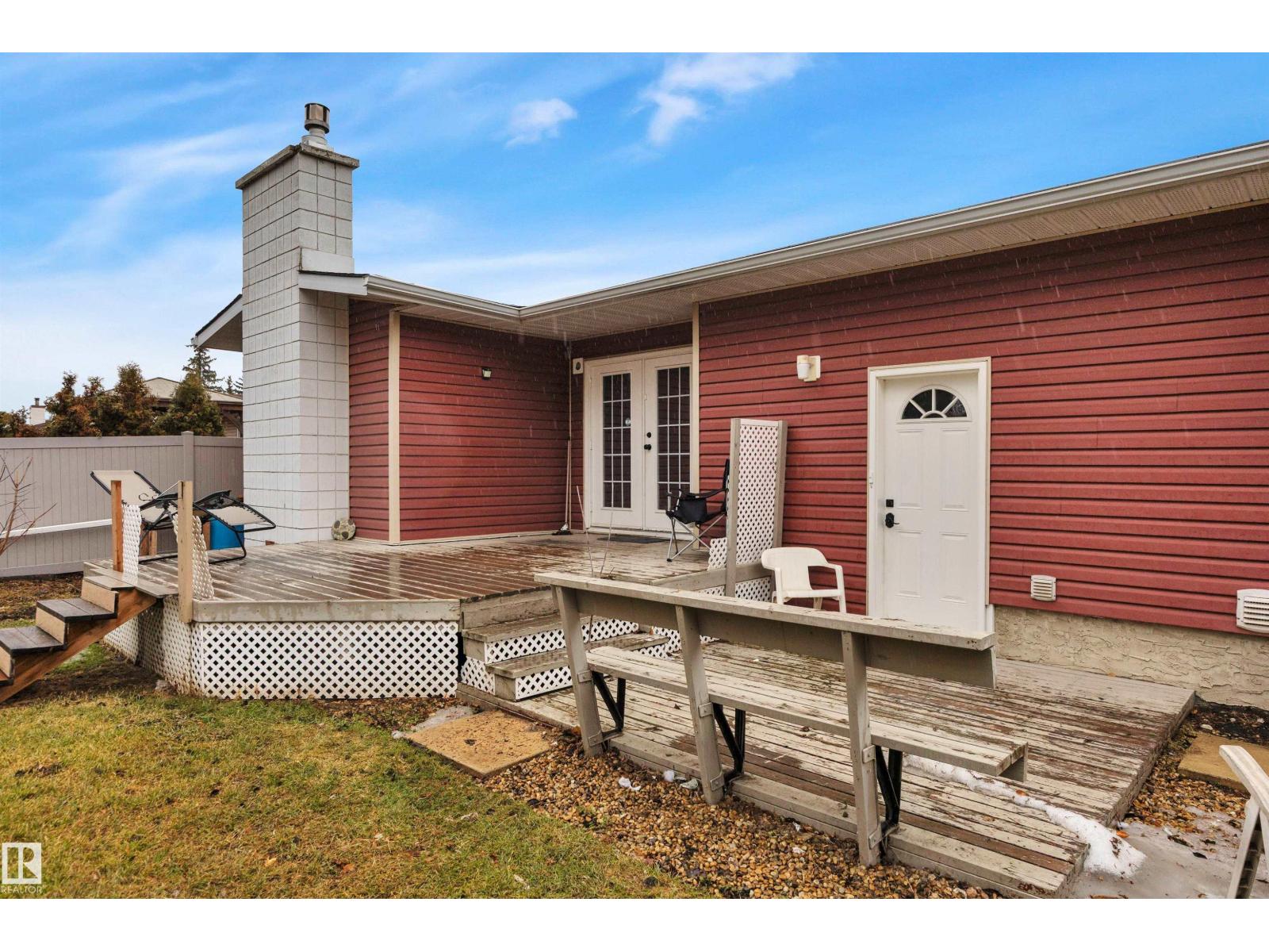 10742 33A AV NW, Edmonton