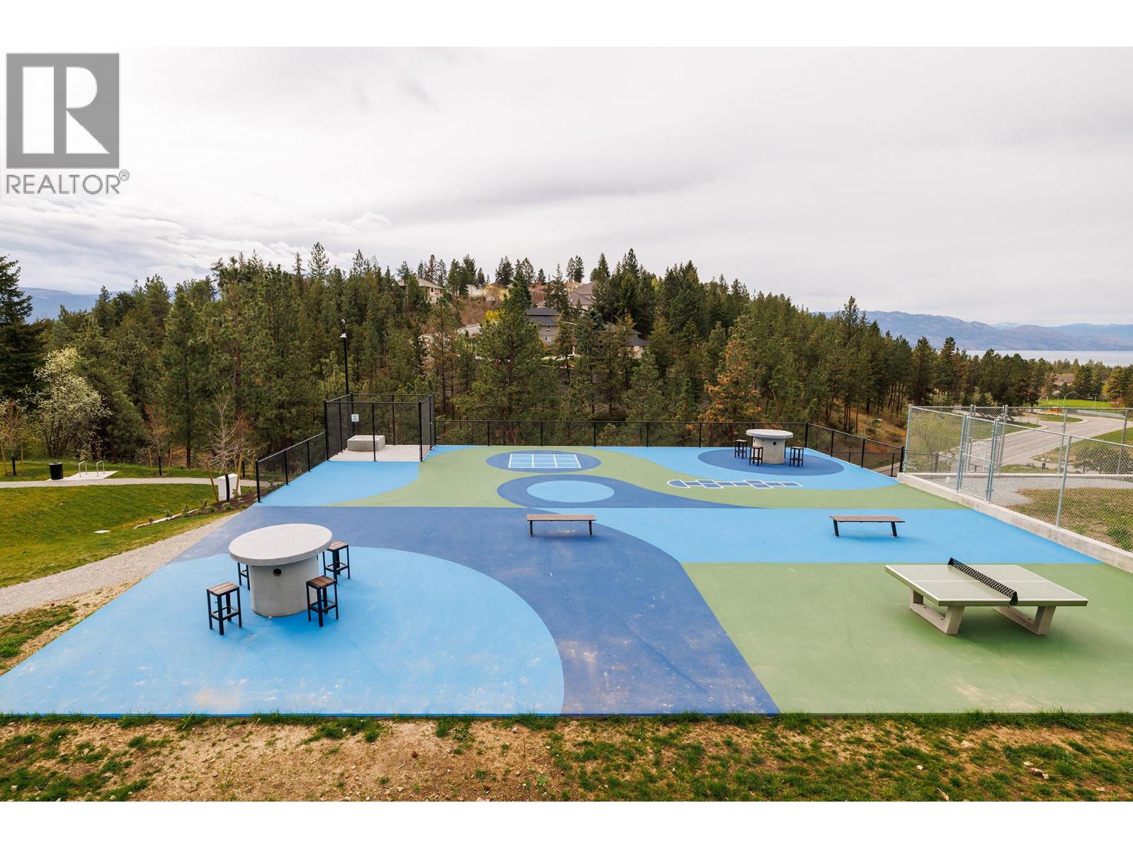 2321 LILLOOET CRESCENT - 43