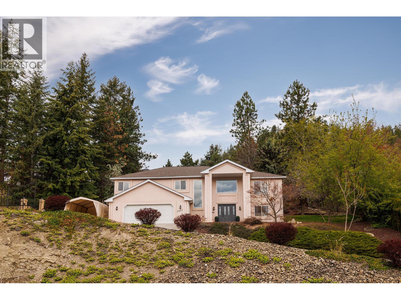 2321 LILLOOET CRESCENT - 34