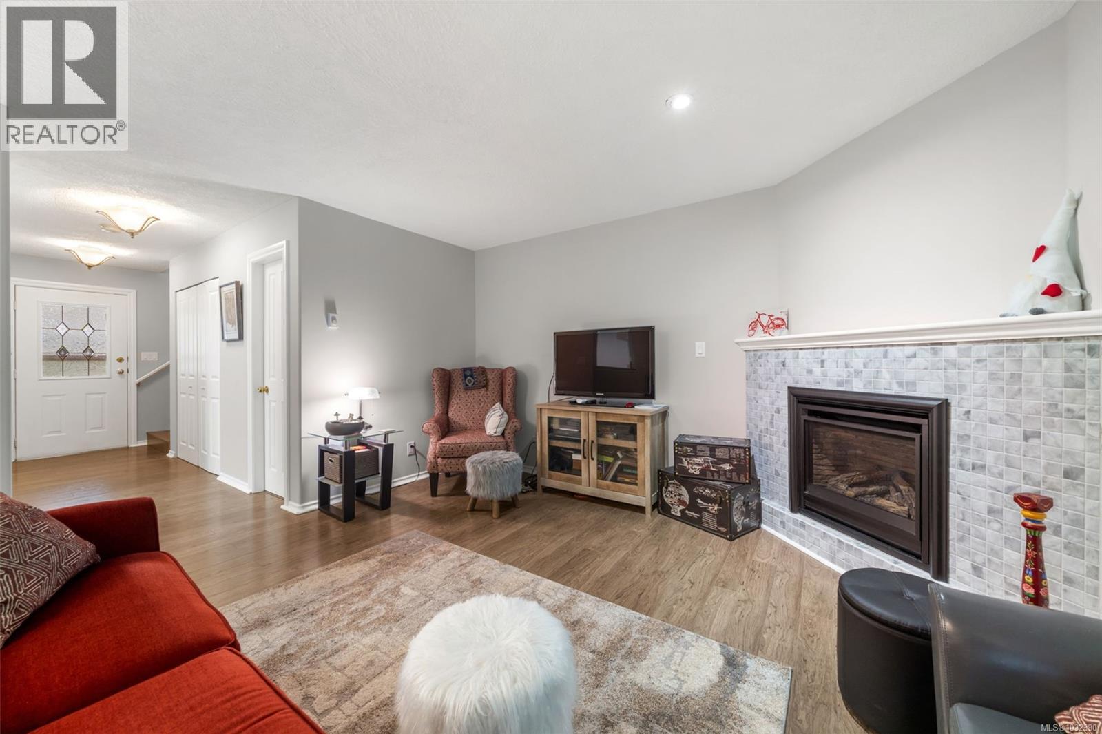 #8 300 Grosskleg Way - 9