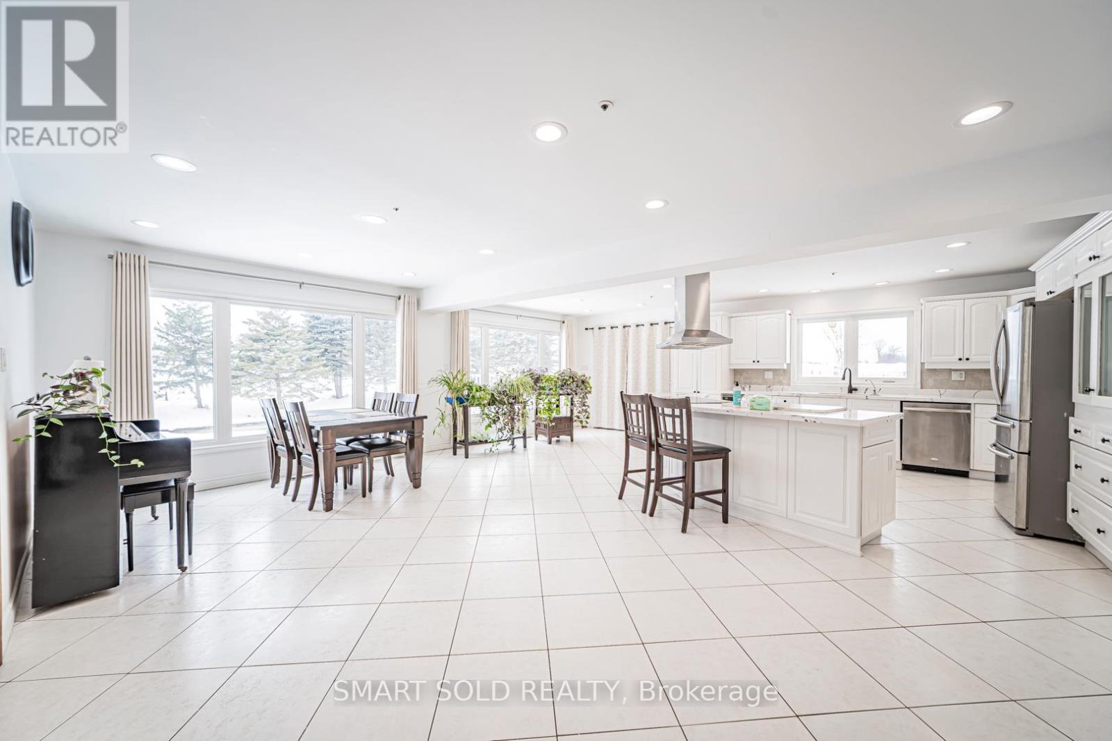 1008 MOUNT ALBERT ROAD — photo 3