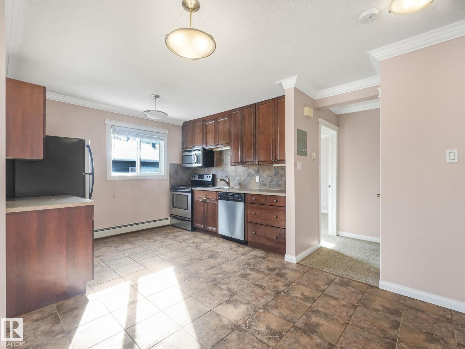 #15 10724 115 ST NW, Edmonton