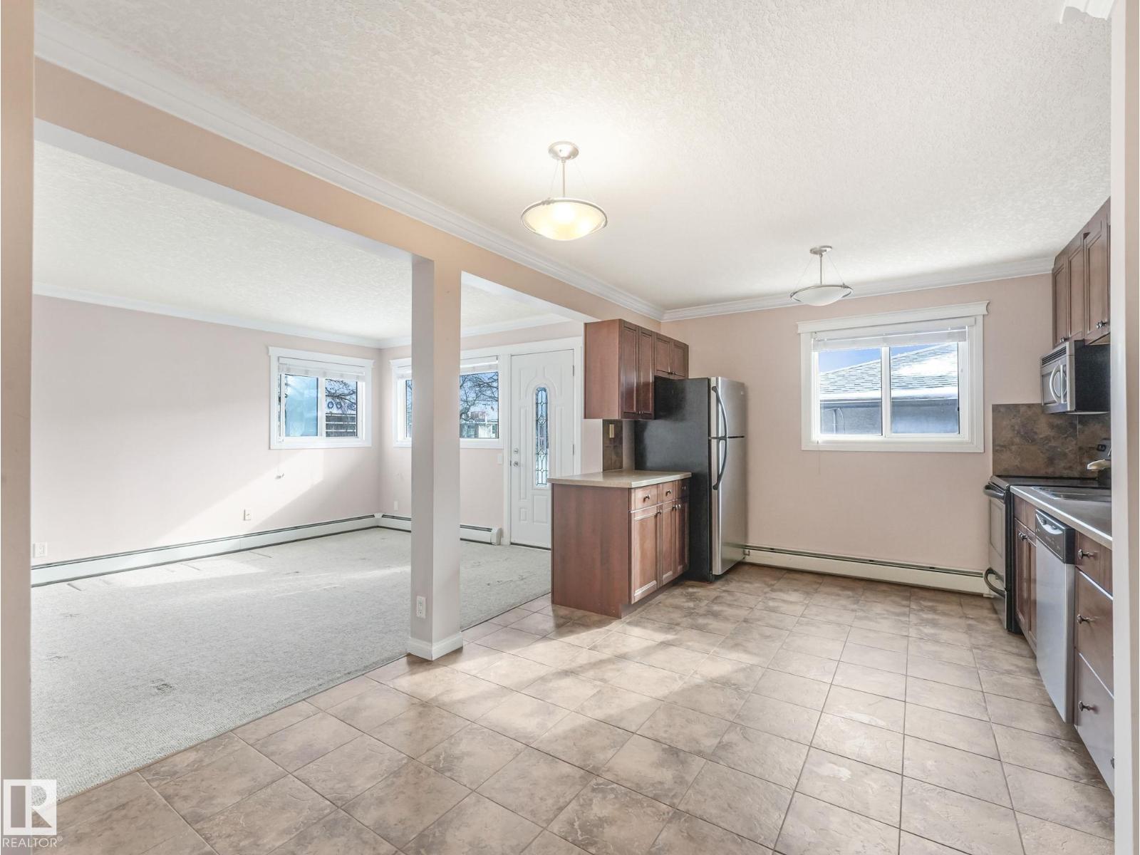 #15 10724 115 ST NW, Edmonton