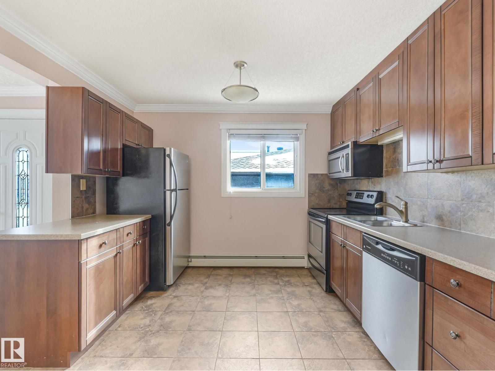 #15 10724 115 ST NW, Edmonton