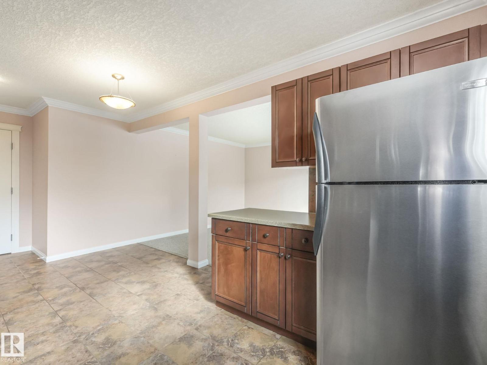 #15 10724 115 ST NW, Edmonton