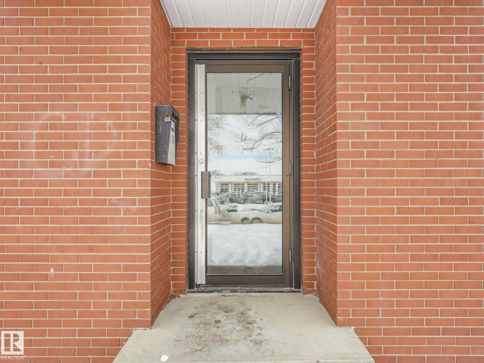 #15 10724 115 ST NW, Edmonton