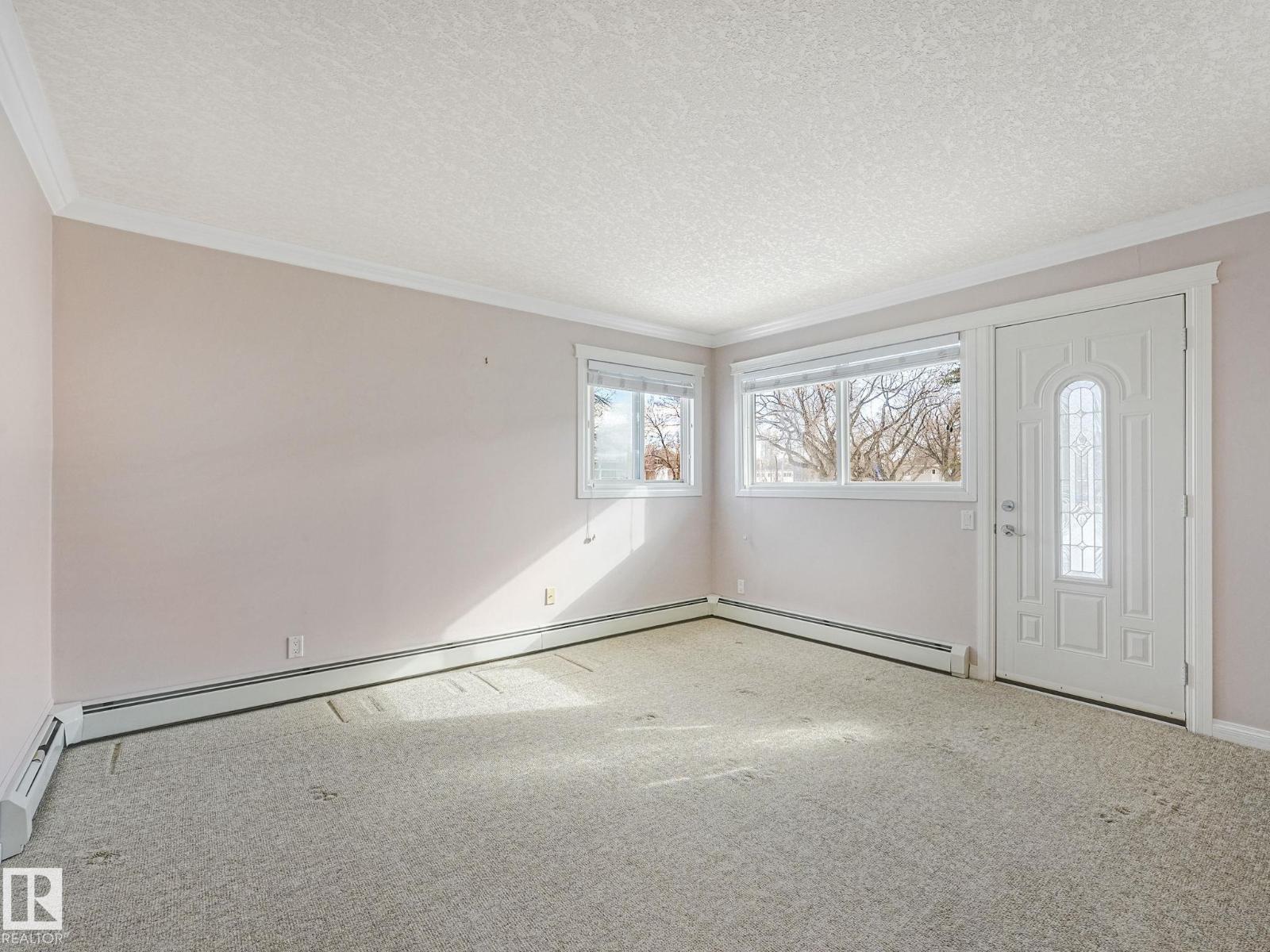 #15 10724 115 ST NW, Edmonton