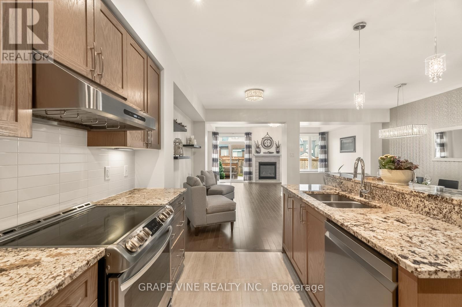383 MEMORIAL GROVE - 10