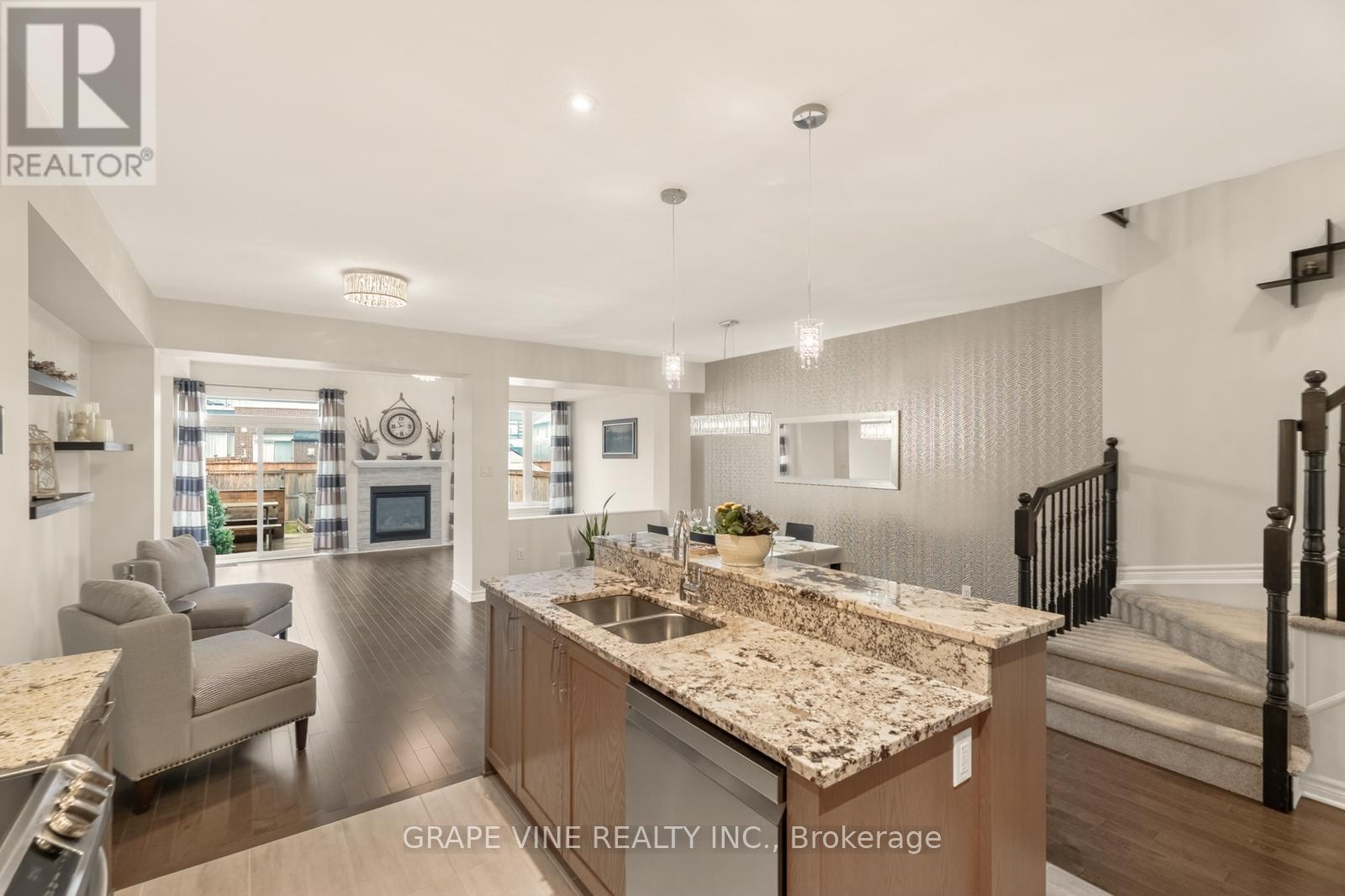 383 MEMORIAL GROVE - 11
