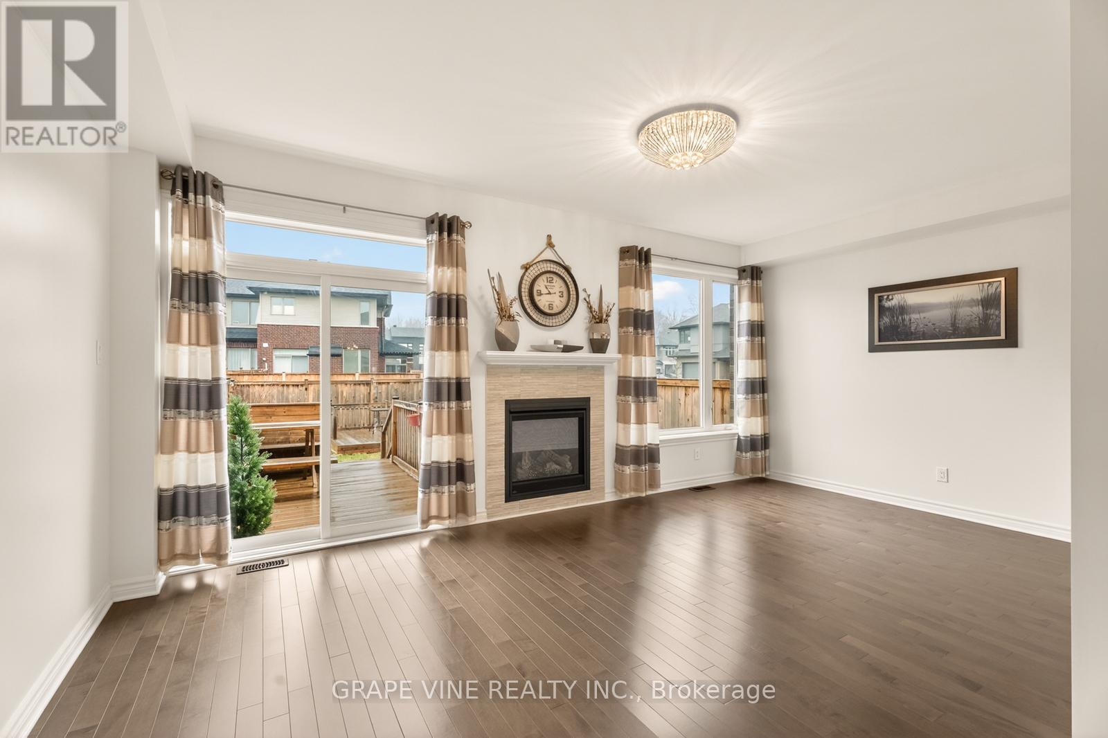 383 MEMORIAL GROVE - 14