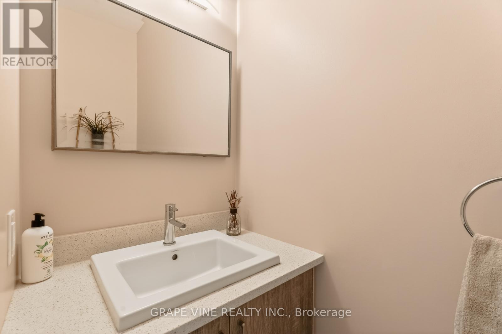 383 MEMORIAL GROVE - 5