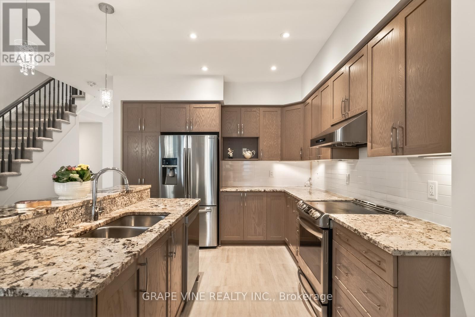 383 MEMORIAL GROVE - 9