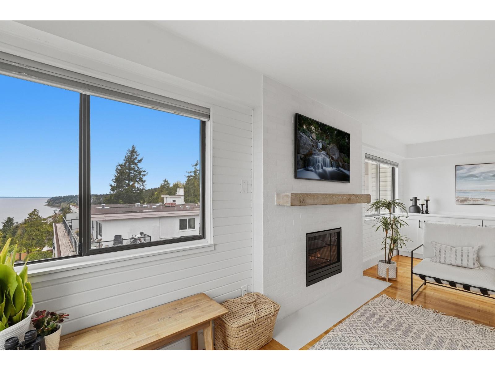 301 15041 PROSPECT AVENUE, White Rock