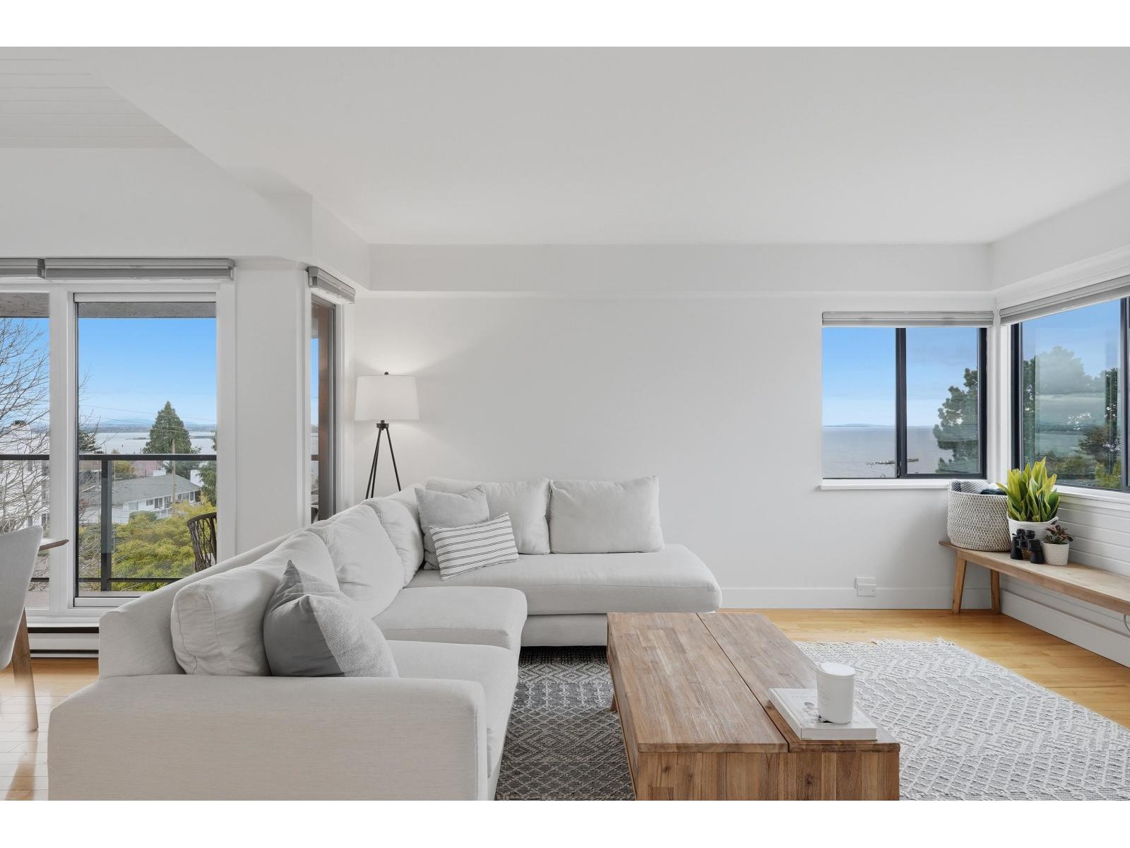 301 15041 PROSPECT AVENUE, White Rock