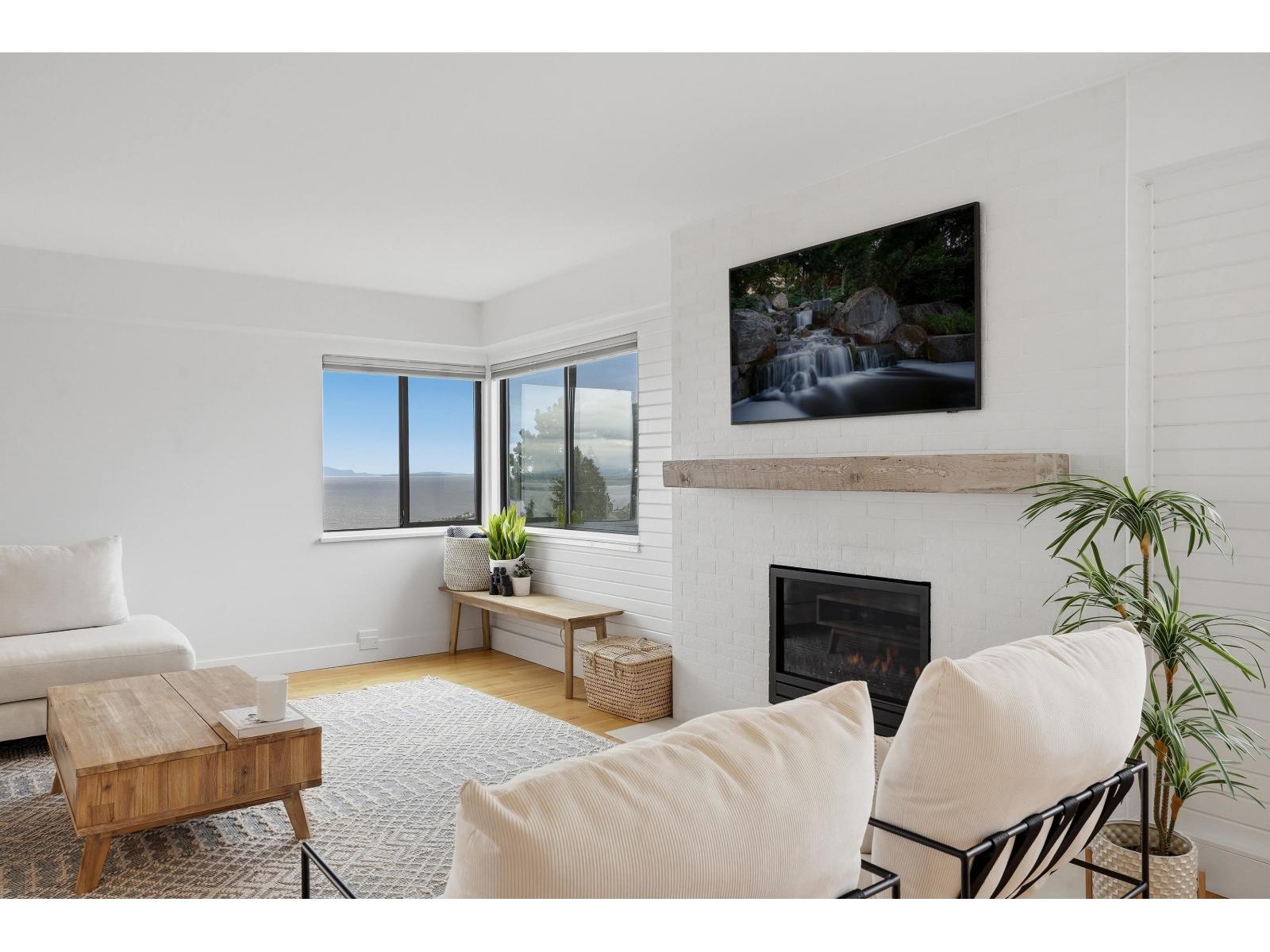 301 15041 PROSPECT AVENUE, White Rock