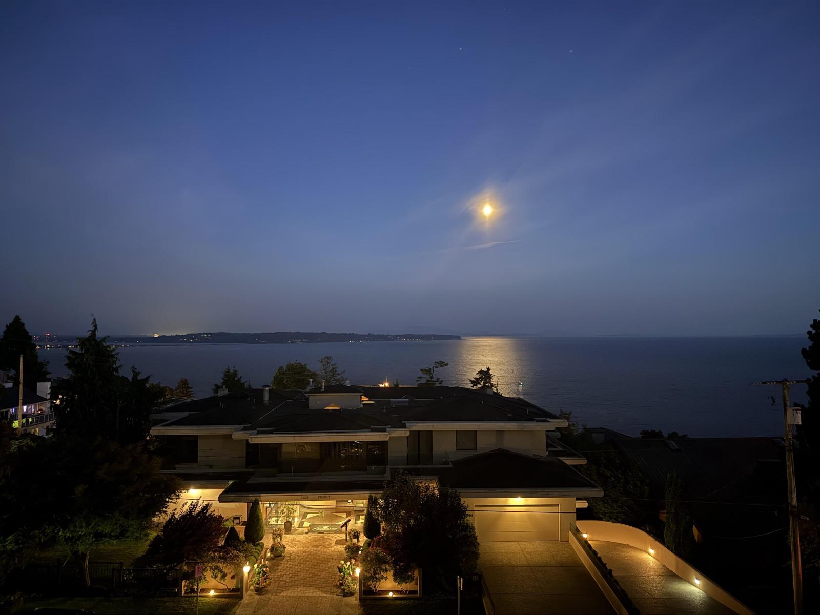 301 15041 PROSPECT AVENUE, White Rock