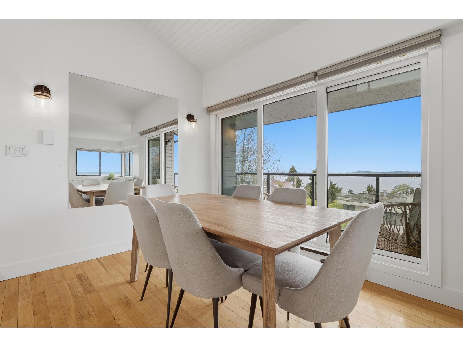 301 15041 PROSPECT AVENUE, White Rock