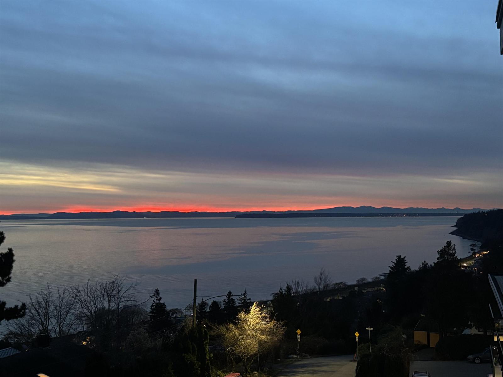 301 15041 PROSPECT AVENUE, White Rock