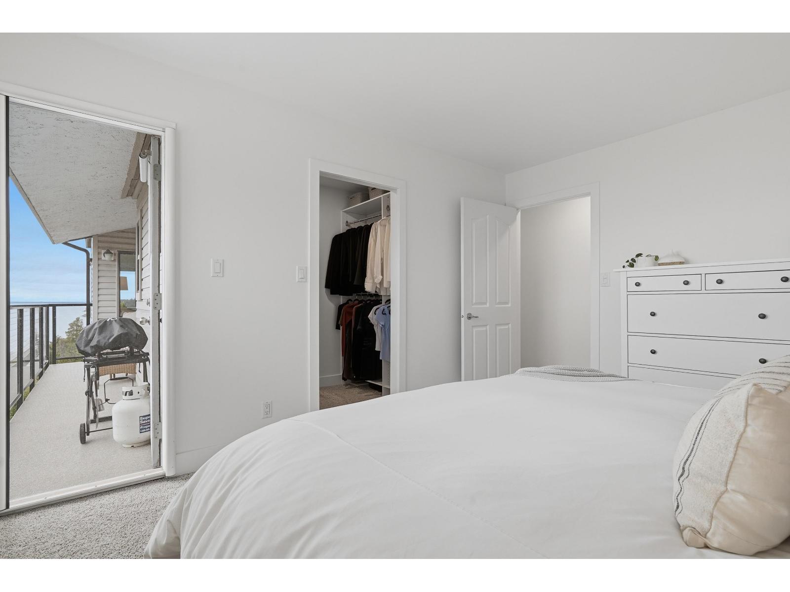 301 15041 PROSPECT AVENUE, White Rock