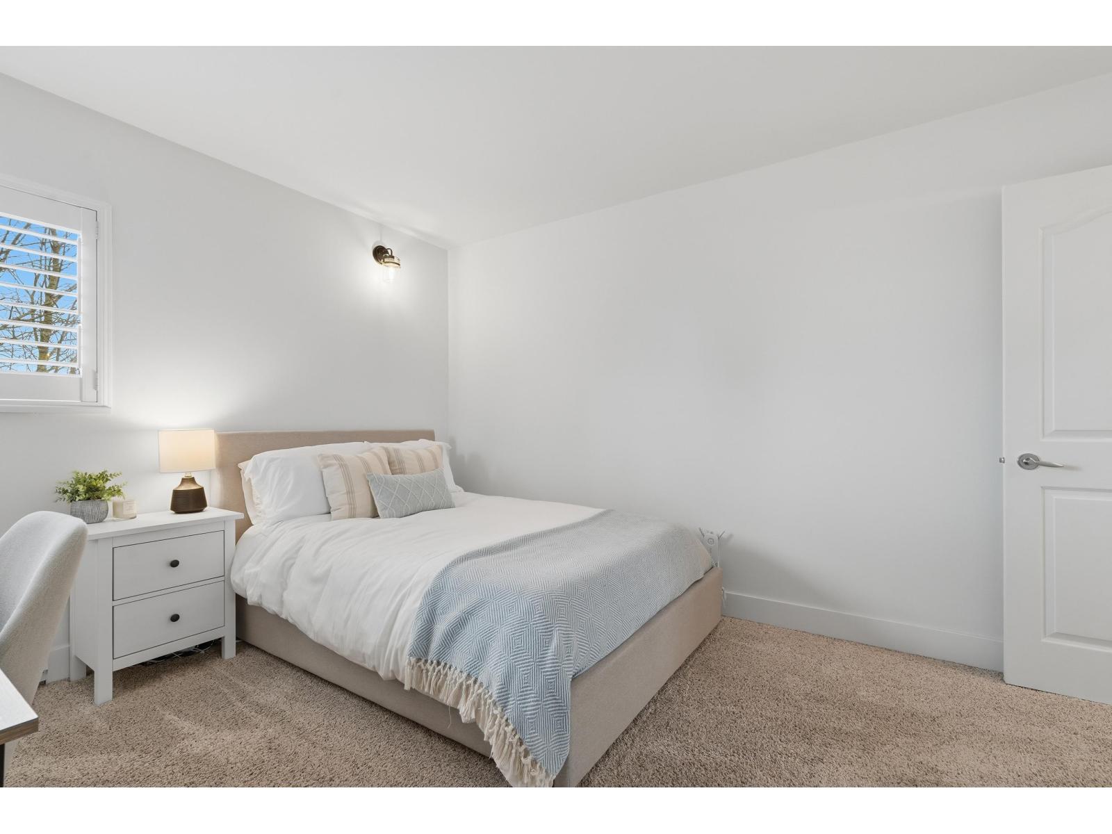 301 15041 PROSPECT AVENUE, White Rock