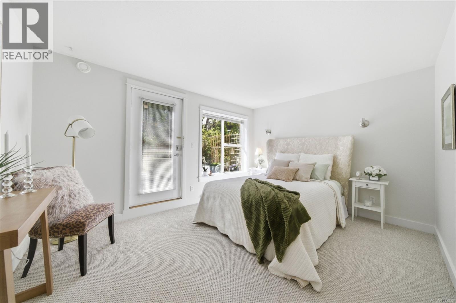 206 1155 Yates Street, Victoria