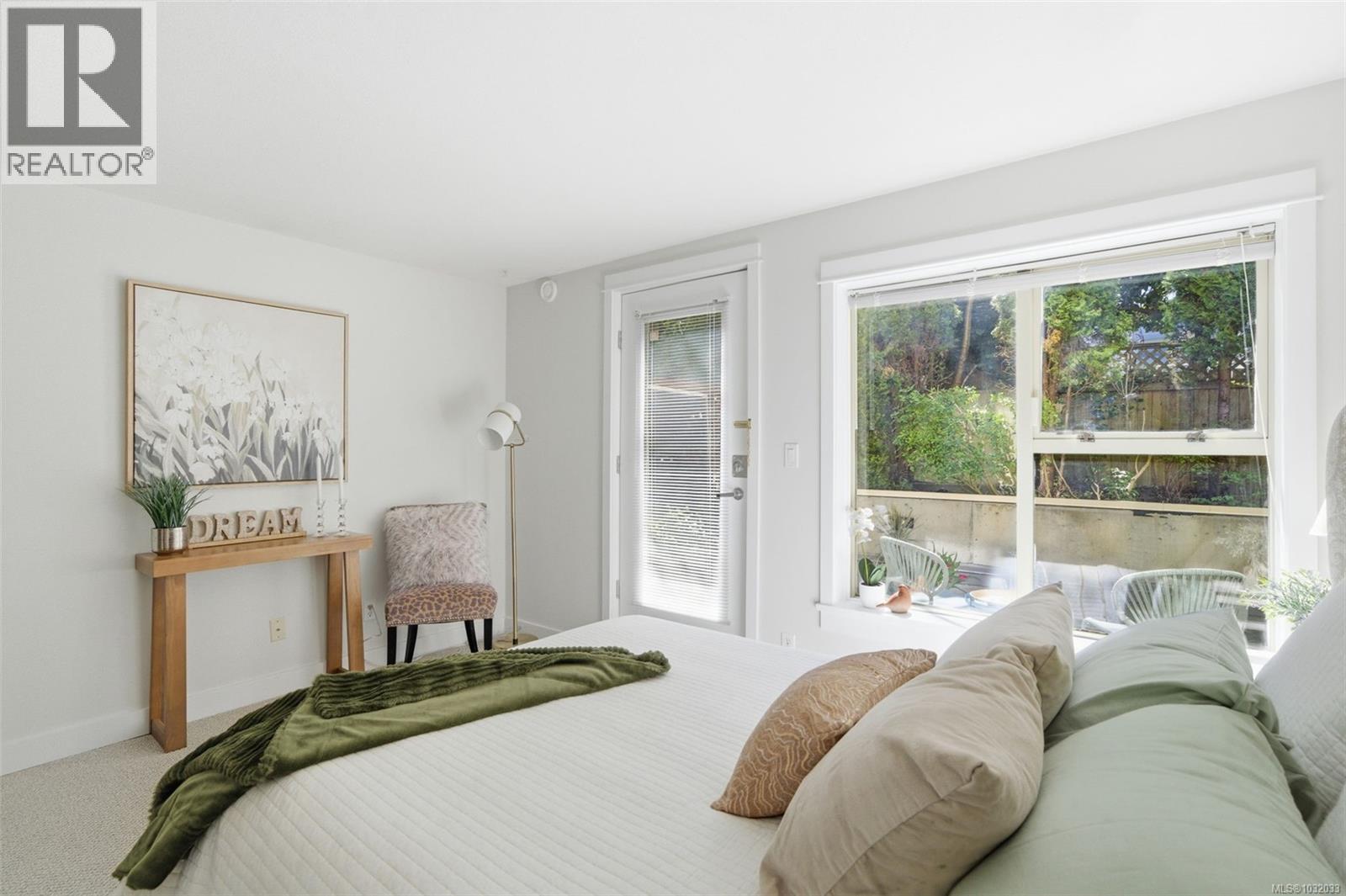 206 1155 Yates Street, Victoria