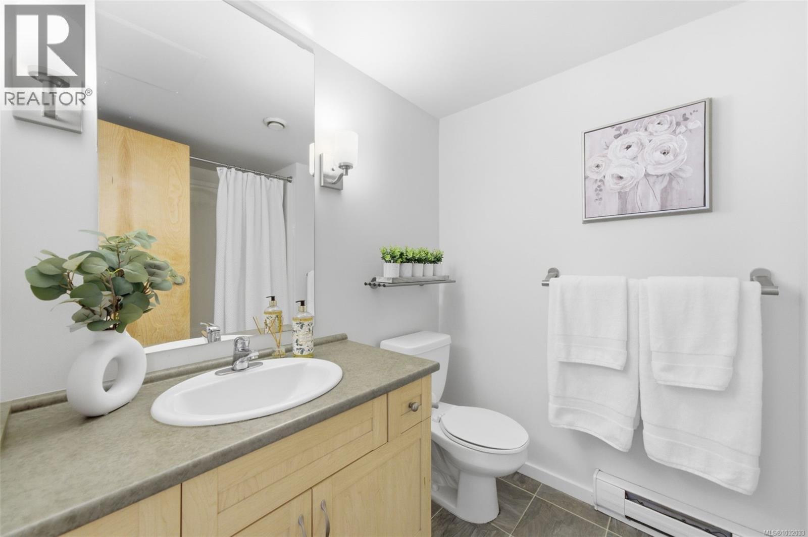 206 1155 Yates Street, Victoria