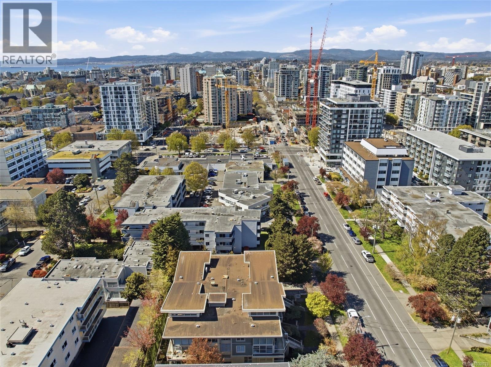 206 1155 Yates Street, Victoria