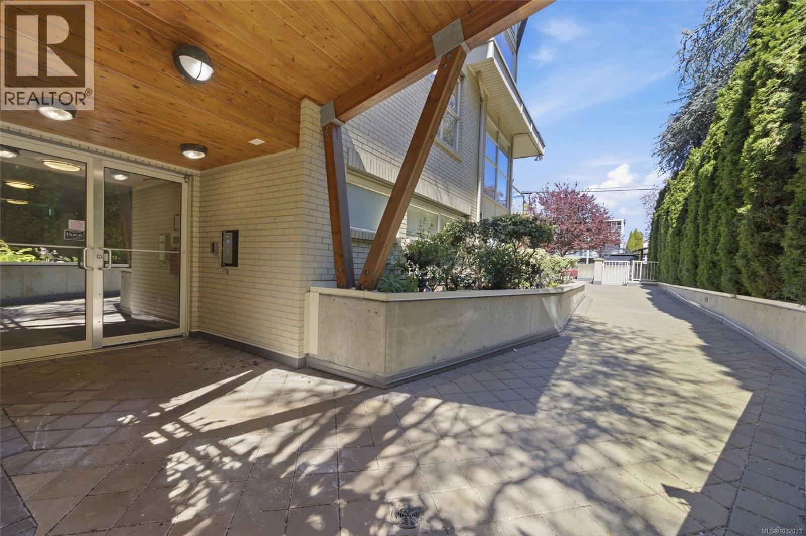 206 1155 Yates Street, Victoria