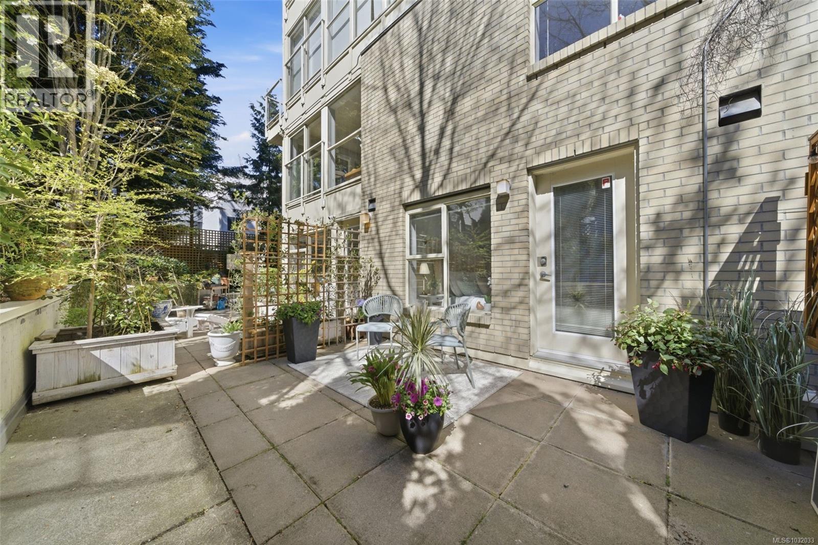 206 1155 Yates Street, Victoria