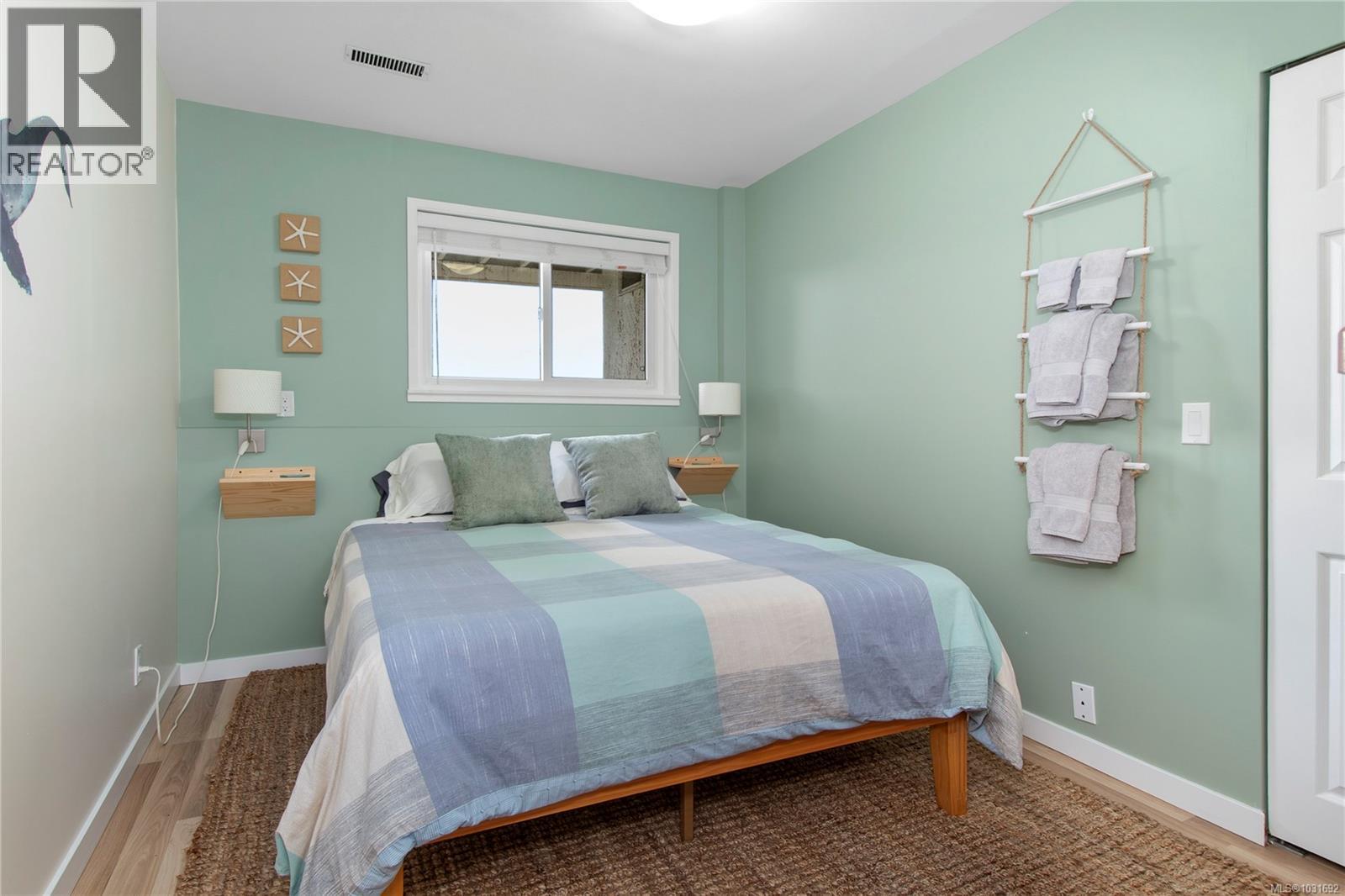 4123 ISLAND HWY S - 41