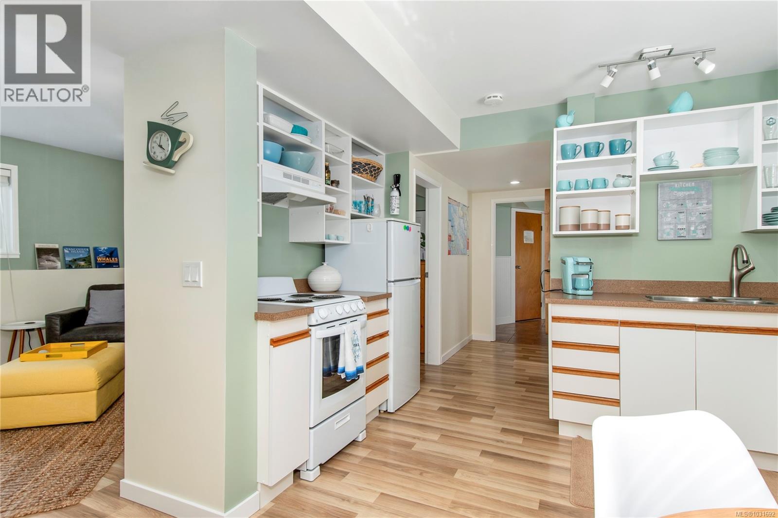 4123 ISLAND HWY S - 36