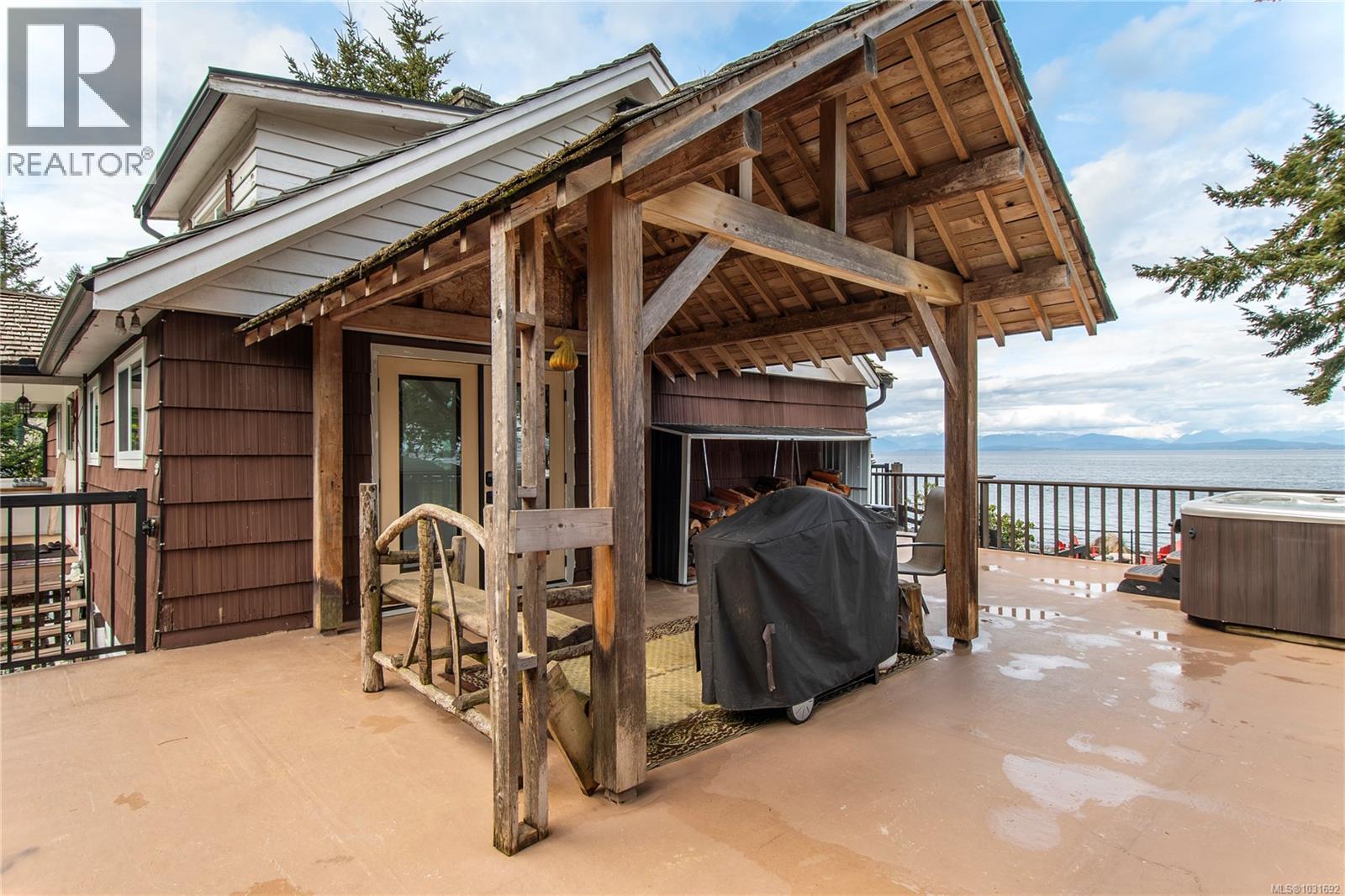 4123 ISLAND HWY S - 17