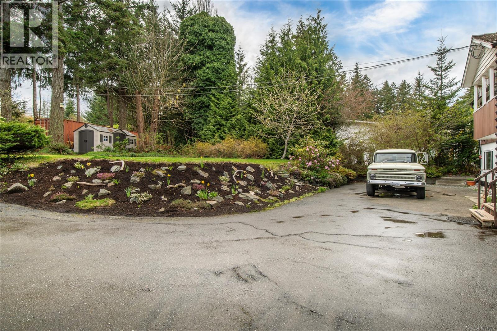 4123 ISLAND HWY S - 64