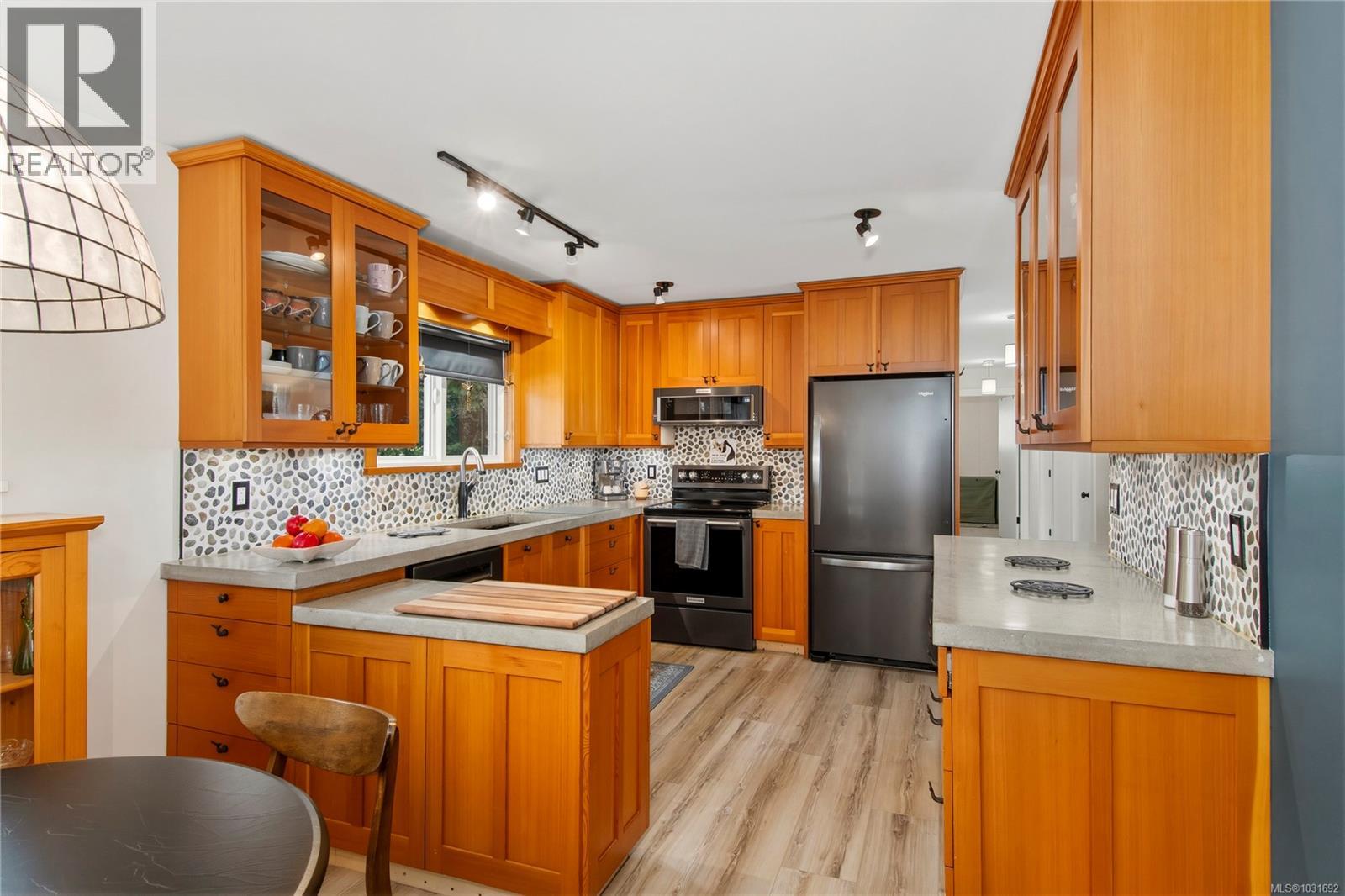 4123 ISLAND HWY S - Image 3