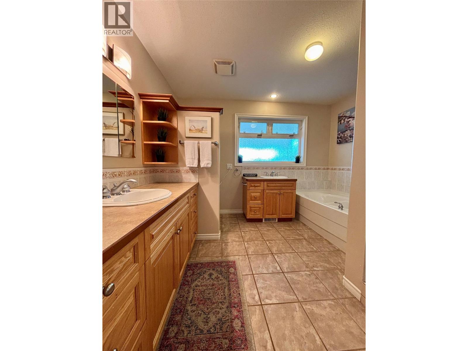 3855 Turner Road, Tappen