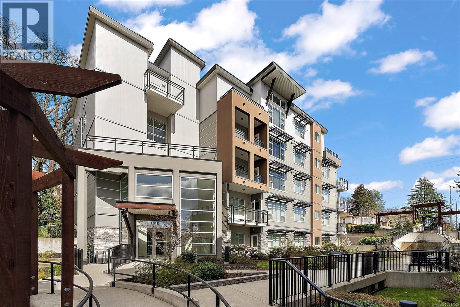 503 1018 Inverness Road, Saanich