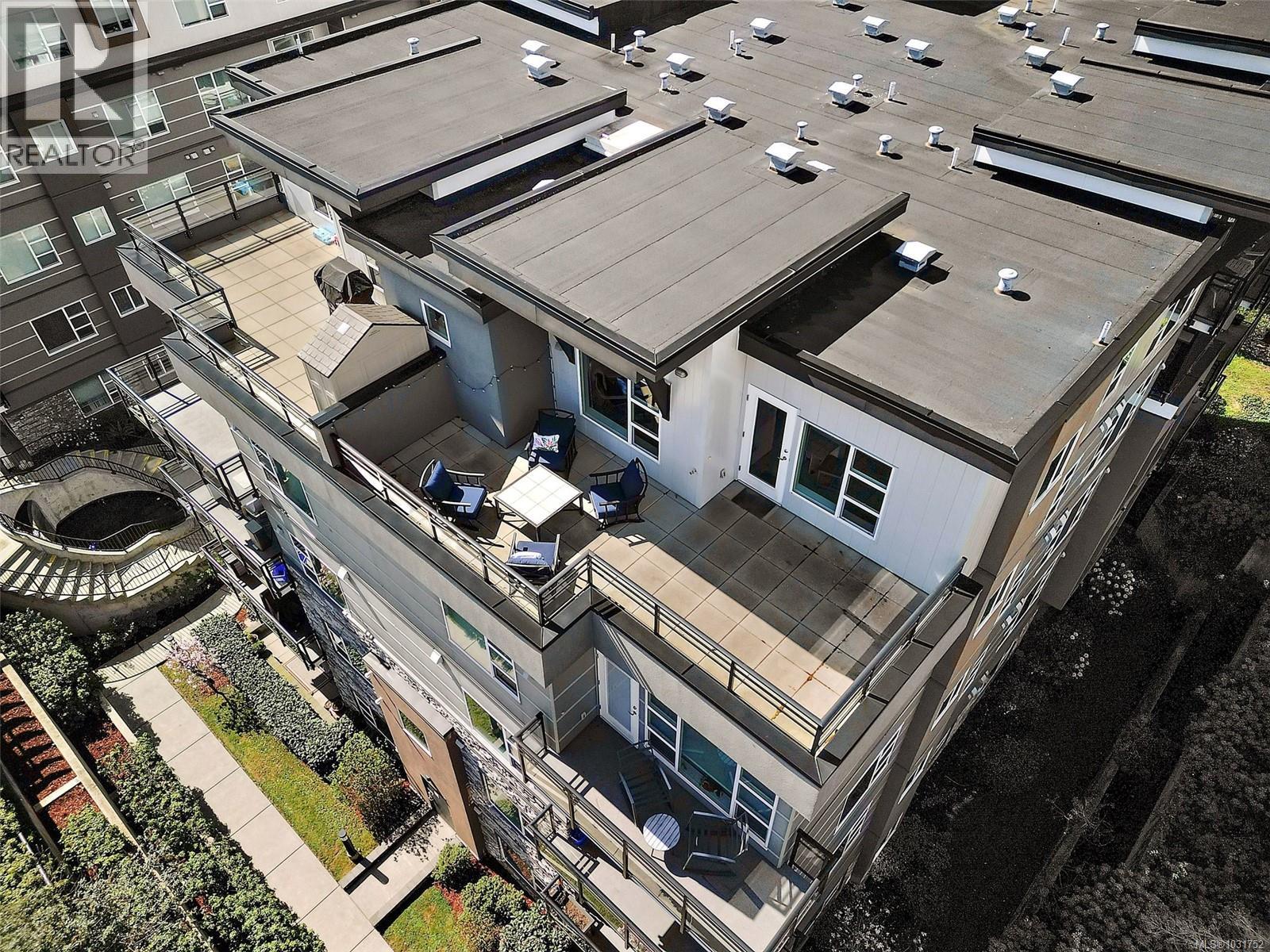 503 1018 Inverness Road, Saanich