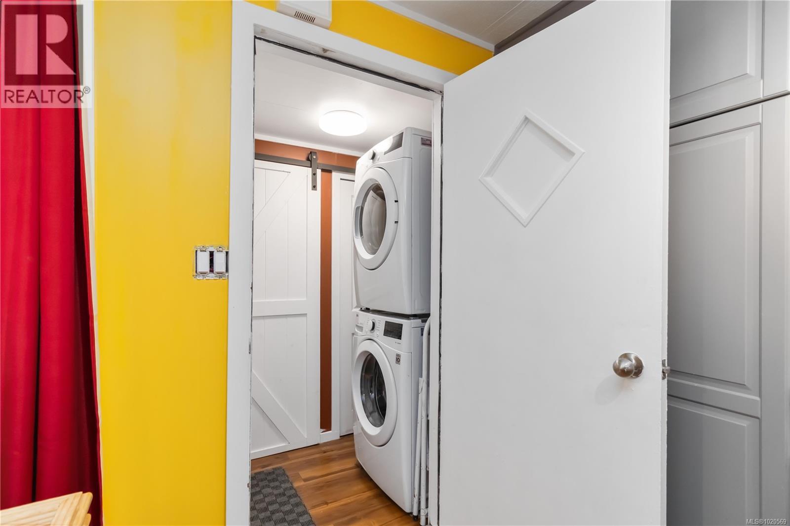 #4 5838 BLYTHWOOD RD - 17