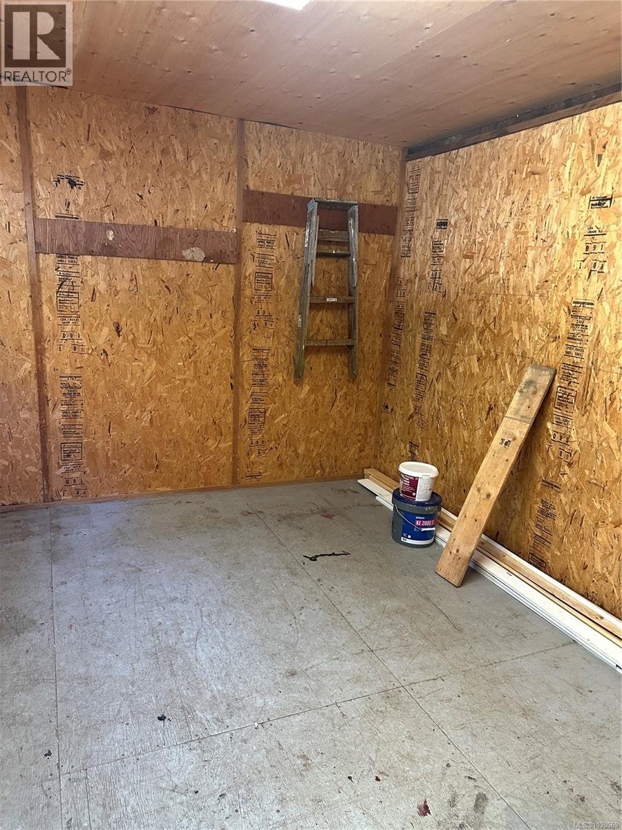 #4 5838 BLYTHWOOD RD - 39