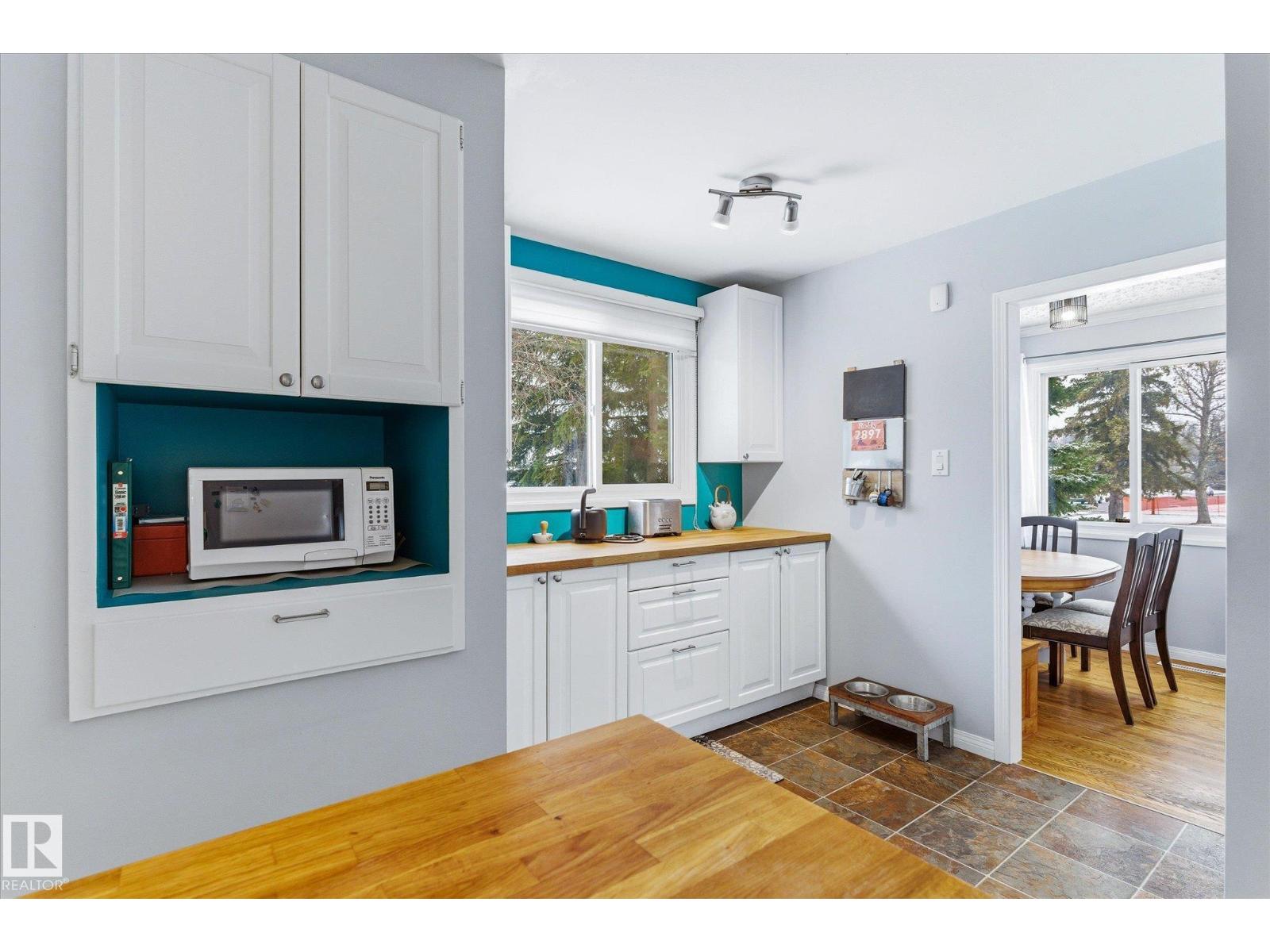 4315 105A AV NW, Edmonton