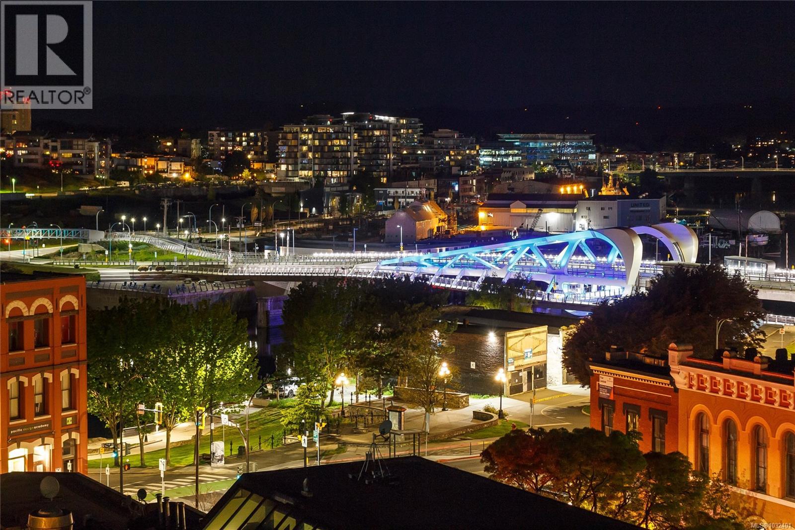 #323 599 PANDORA AVE - 48