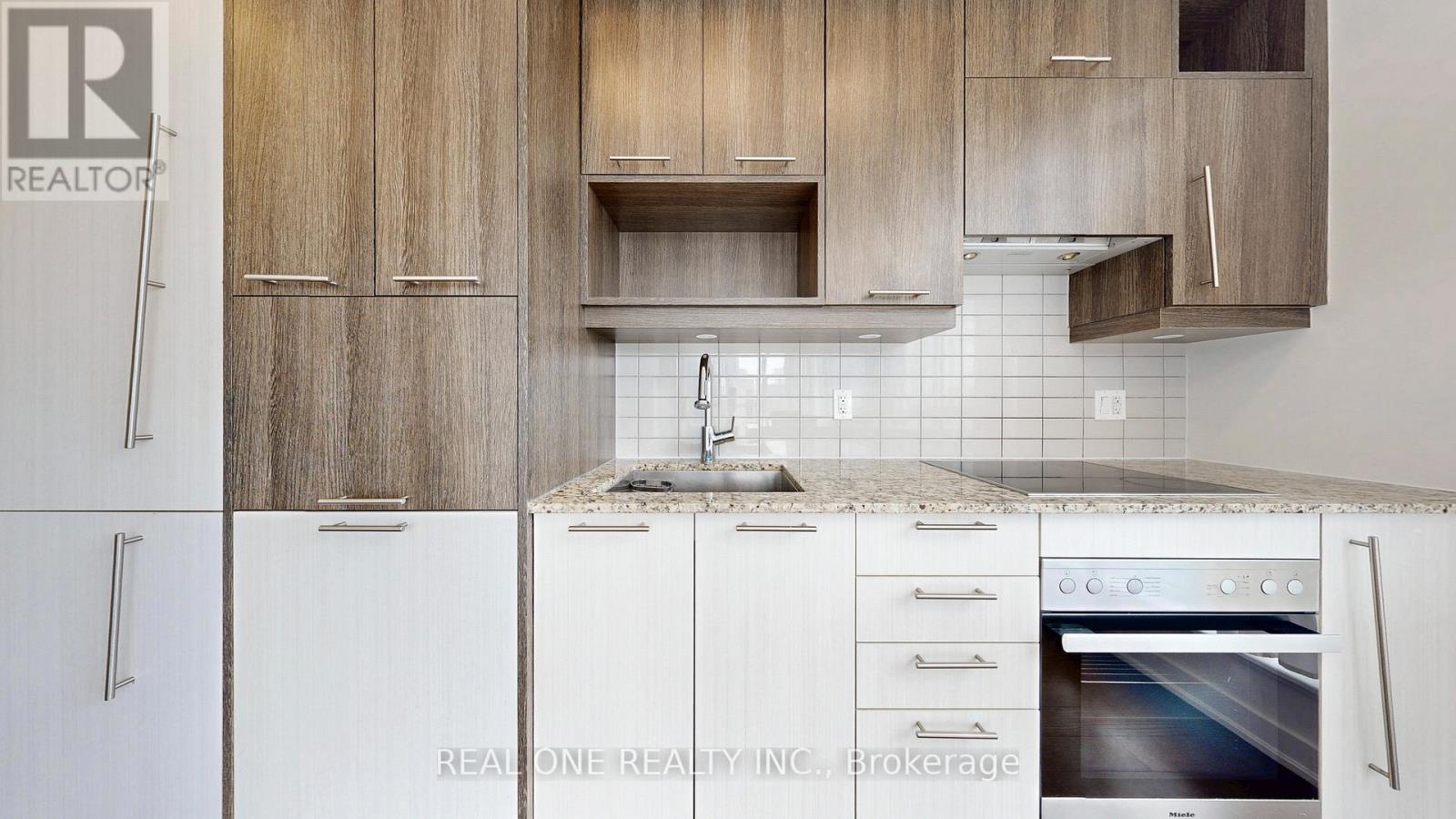 #3002 30 NELSON STREET - 13