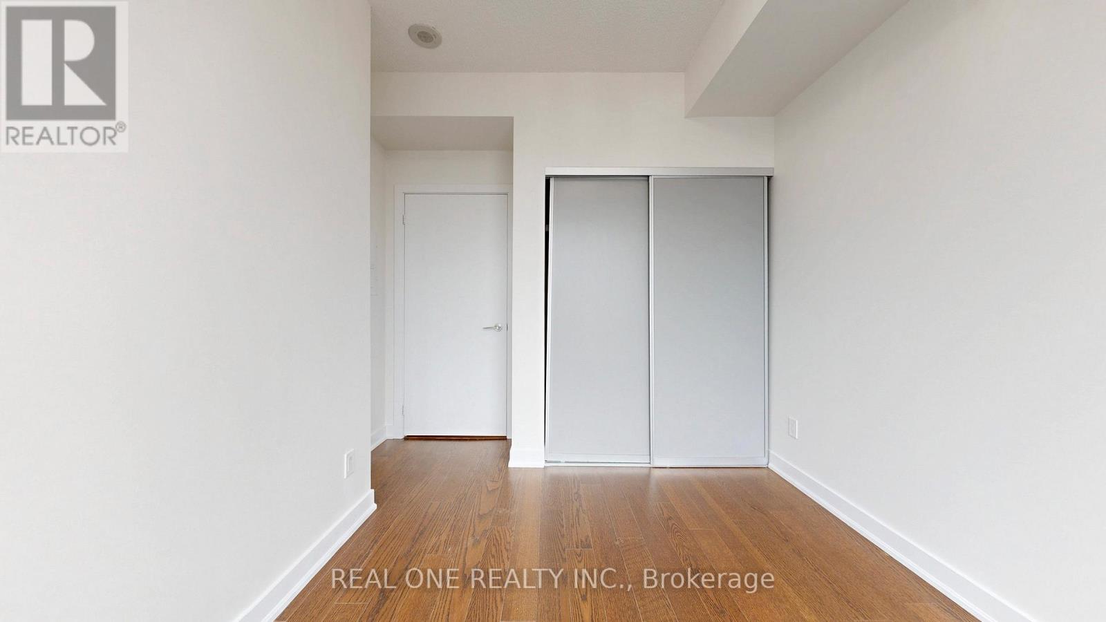 #3002 30 NELSON STREET - 25