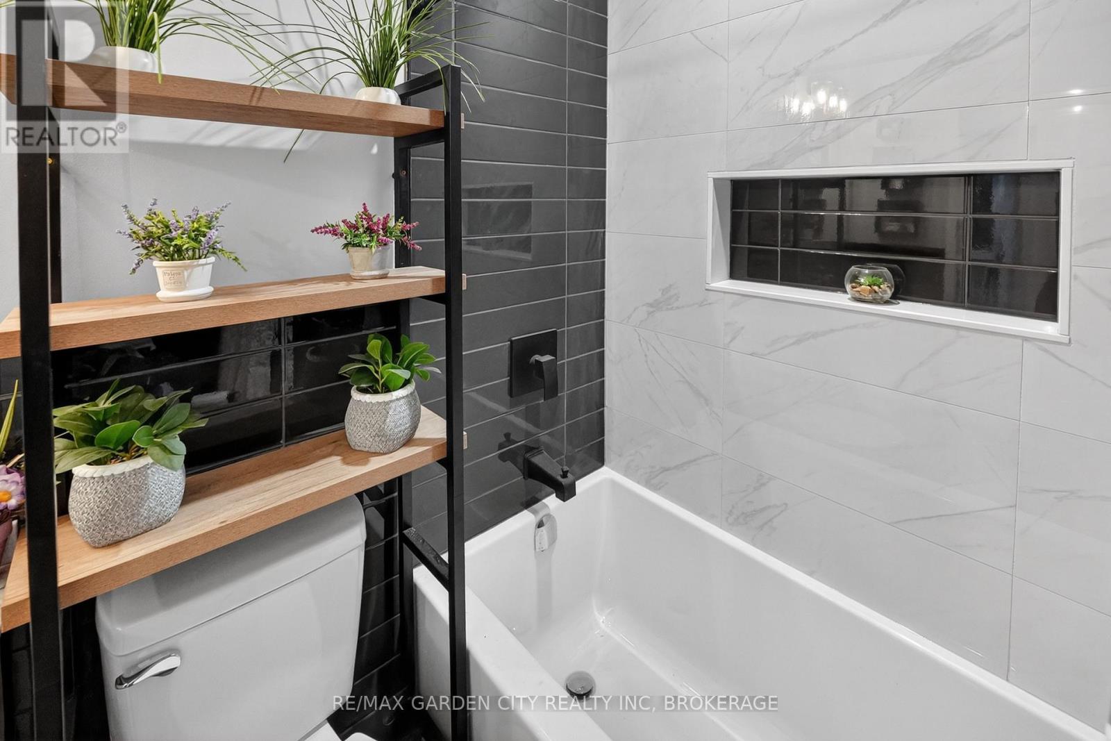 77 BALMORAL AVENUE - 27