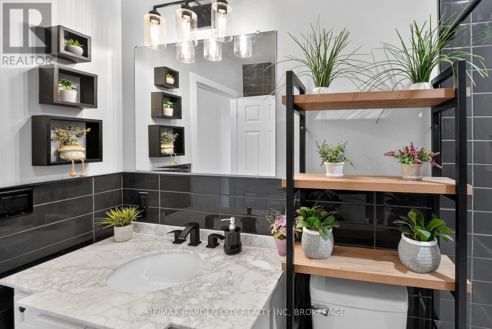 77 BALMORAL AVENUE - 28