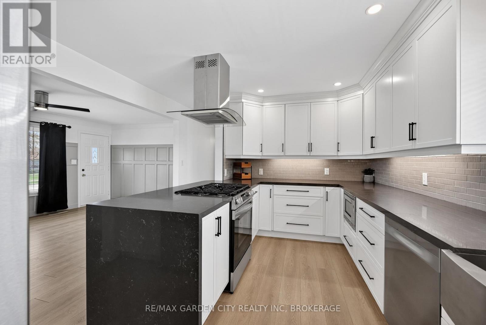77 BALMORAL AVENUE - 9